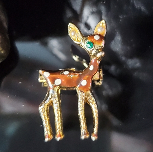 Vintage tiny spotted faun baby deer brooch pin emerald crystal and faux pearls - Picture 5 of 8